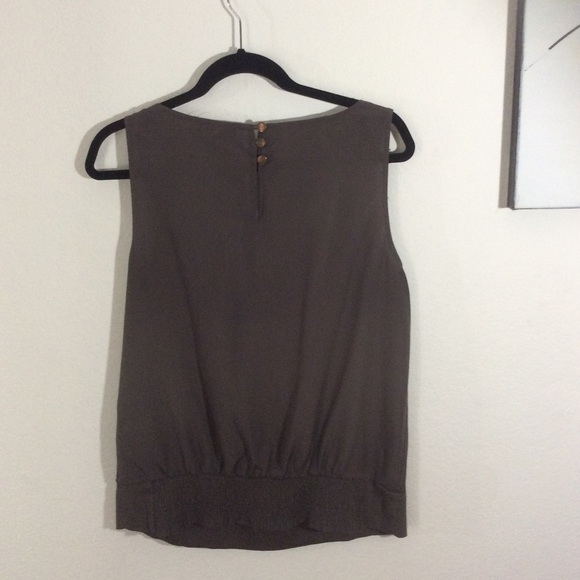 Gap sleeveless top - Picture 3 of 3
